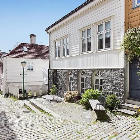 Knosesmauet